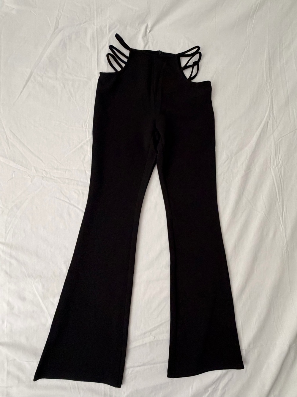 Zaful women’s Size M Black Flare Pants with Lace Up Waist Cutouts NWT (A667)